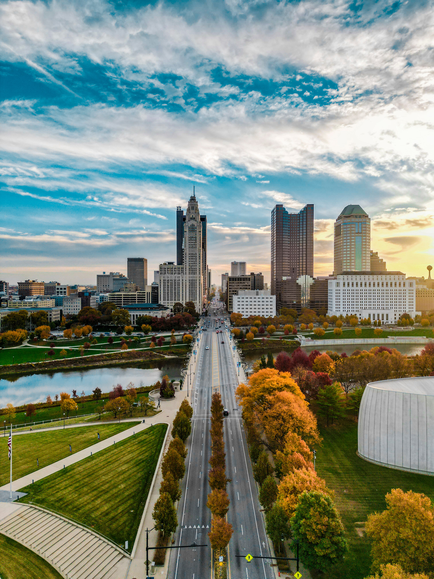 Aerial view of the Columbus, Ohio skyline along the Scioto River