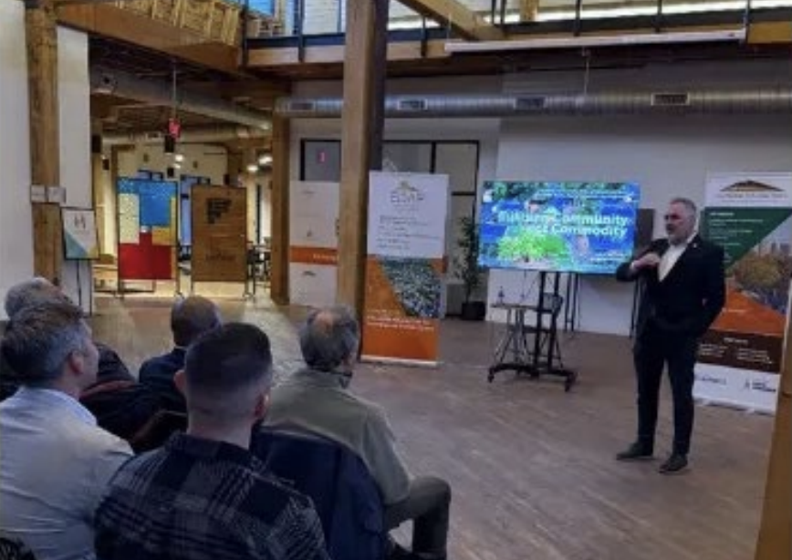 Jim Heid speaking at the Building Small Event series